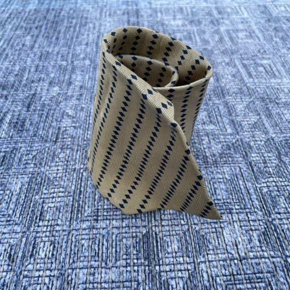 Van Heusen Men Tie Gold/Blue Tone Men Neck Tie Classic Ties 100% silk Handmade - Picture 7 of 9